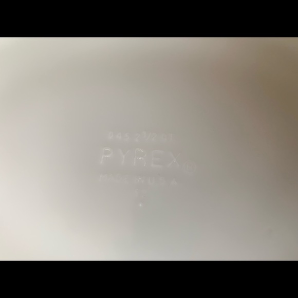 Vintage Pyrex 2.5 Qt oval casserole dish model #045 Gold Acorn Oak Leaf pattern - Picture 7 of 11